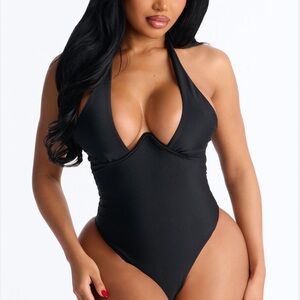 Black Underwire Keyhole Swimsuit